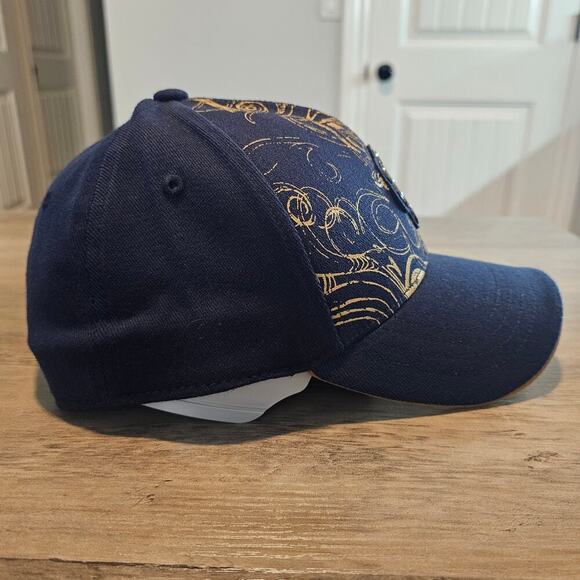 Vintage Notre Dame Fitted Hat Cap Y2K Black Gold Fighting Irish Clover Retro - Picture 5 of 8